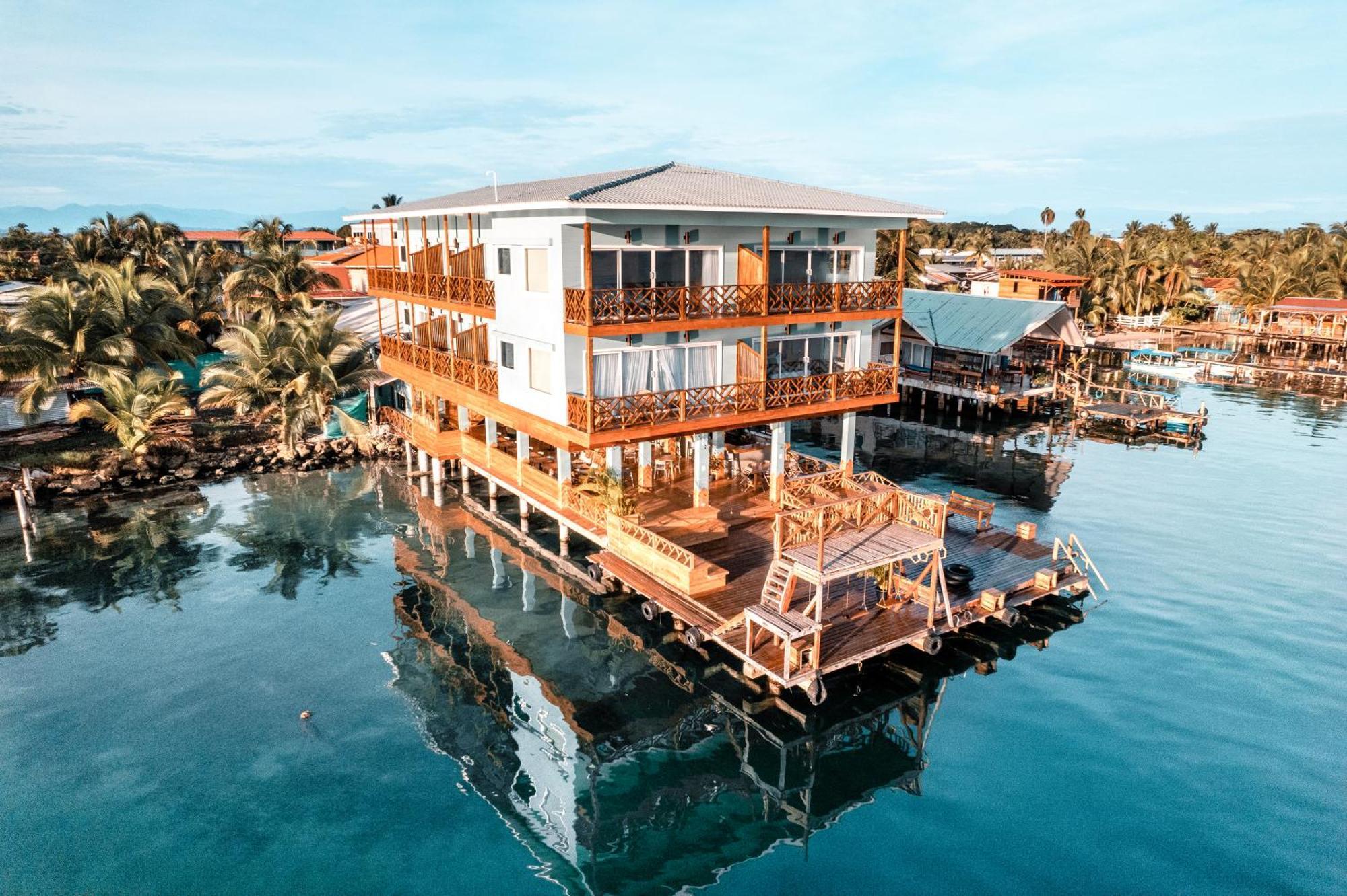 Bambuda Bocas Town エクステリア 写真